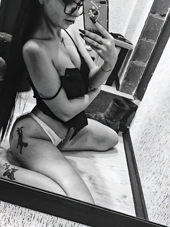 Устинья привлекальеная девушка из Лутугино цена от 5000 руб