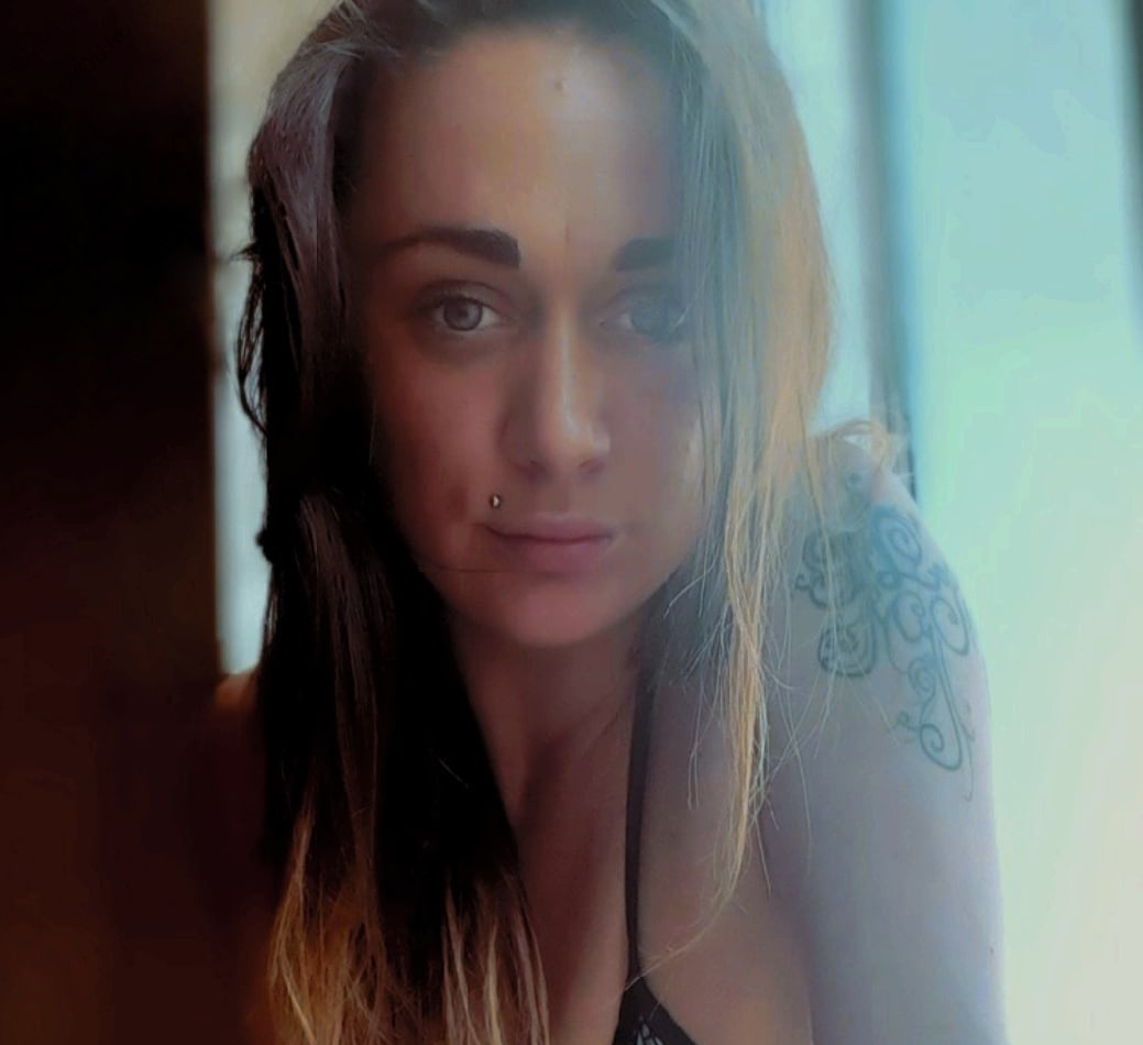 Светлана привлекальеная девушка из Лутугино цена от 3000 руб