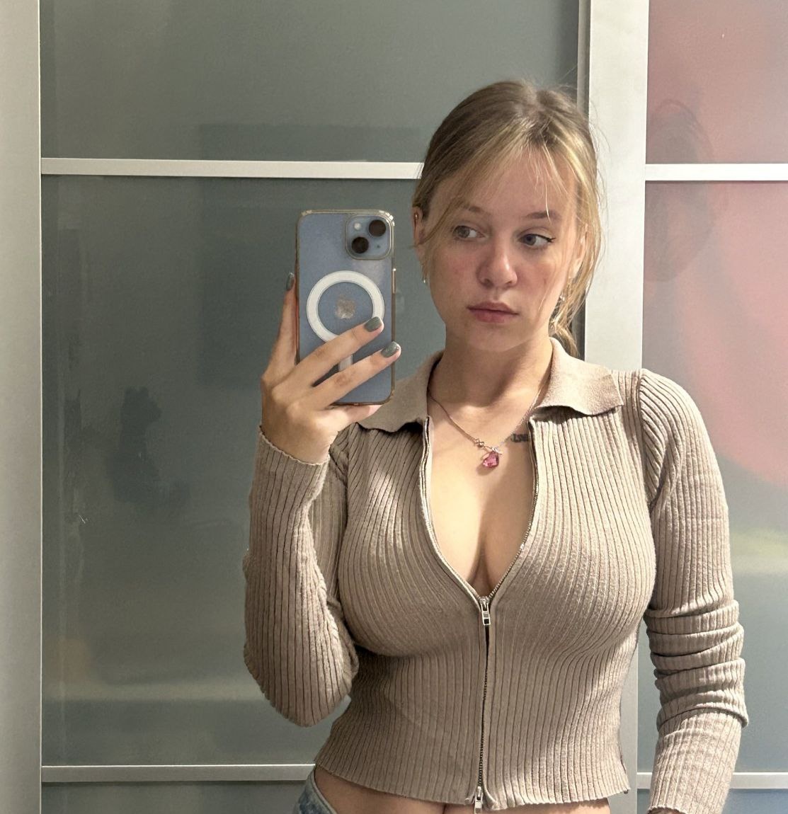 Маруся привлекальеная девушка из Лутугино цена от 3000 руб