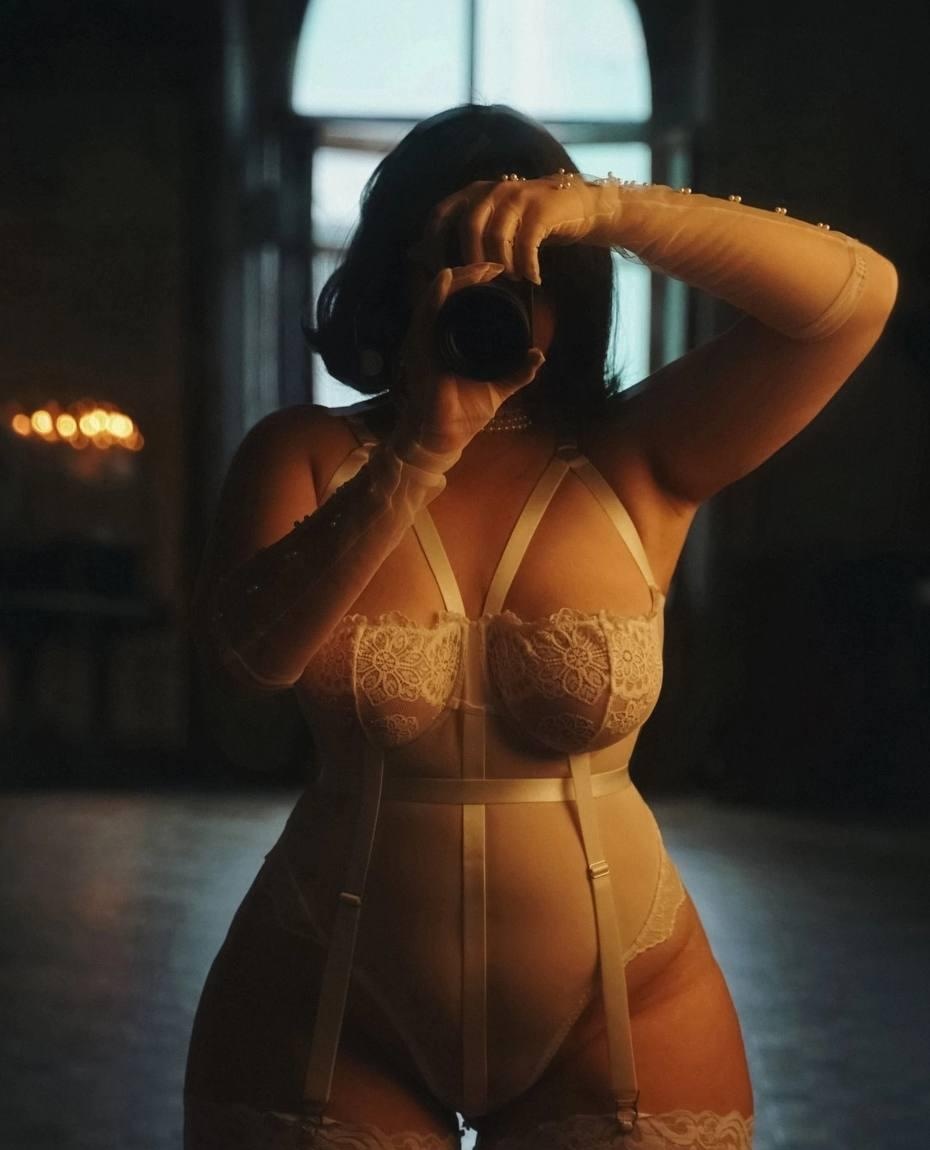 Галина привлекальеная девушка из Лутугино цена от 7000 руб