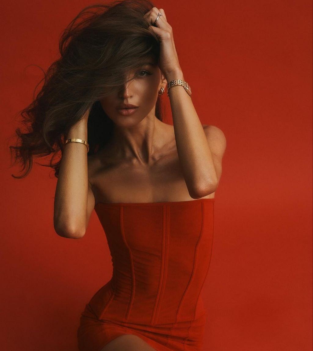 Зара привлекальеная девушка из Лутугино цена от 5000 руб