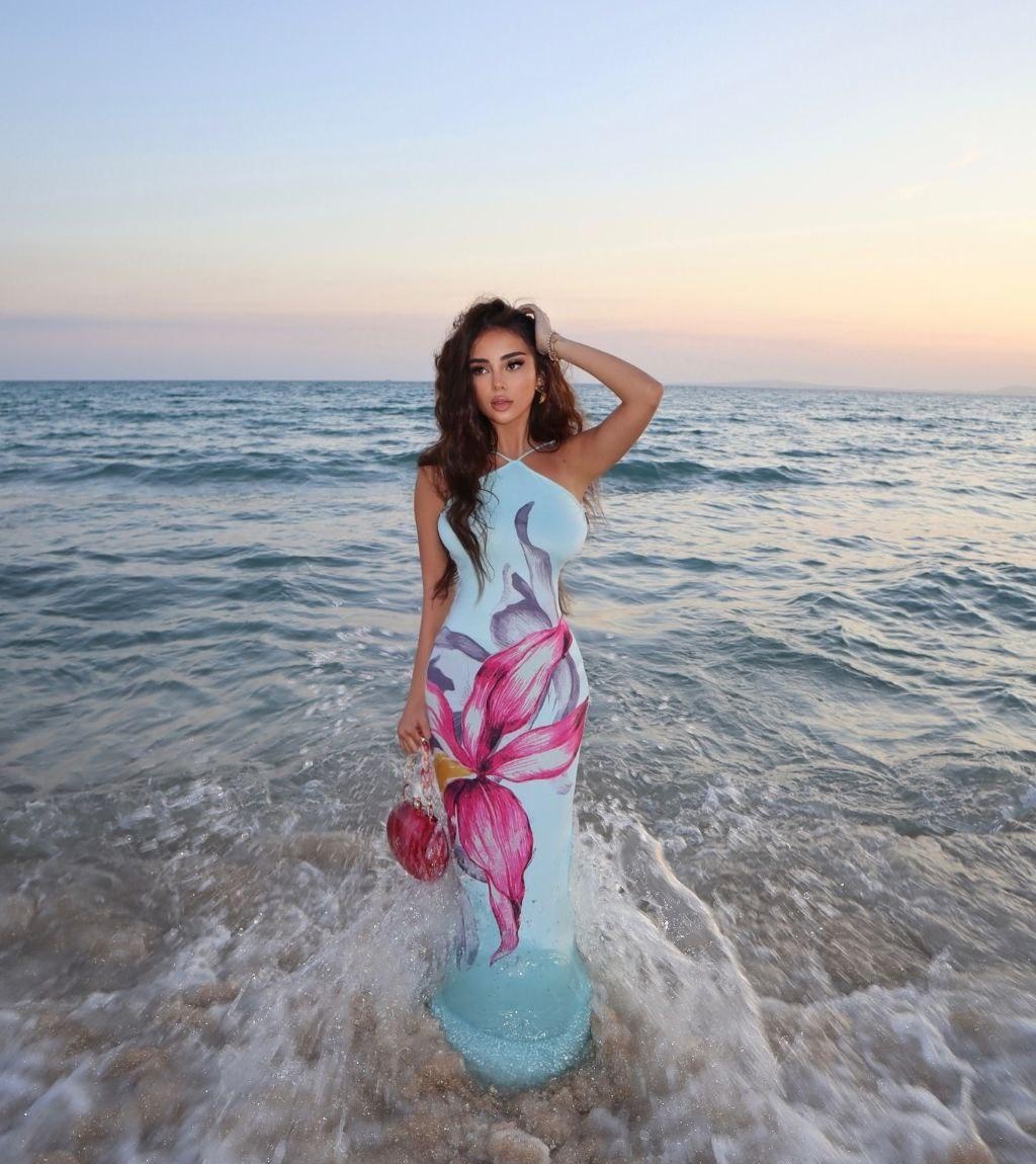 Анита привлекальеная девушка из Лутугино цена от 4000 руб