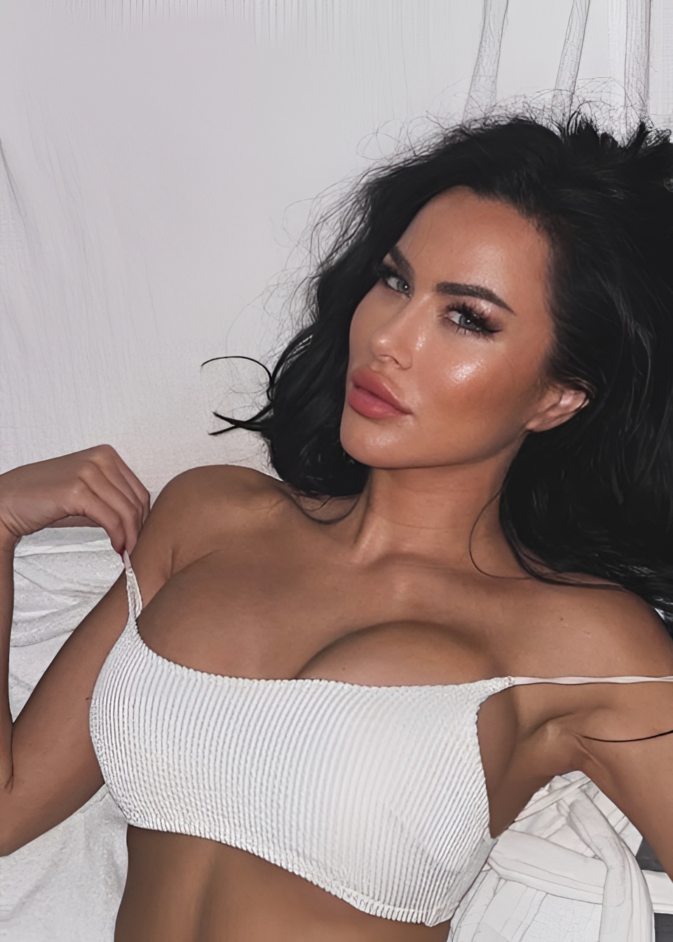 АВРОРА ТОП привлекательная девушка из Лутугино цена от 18000 руб