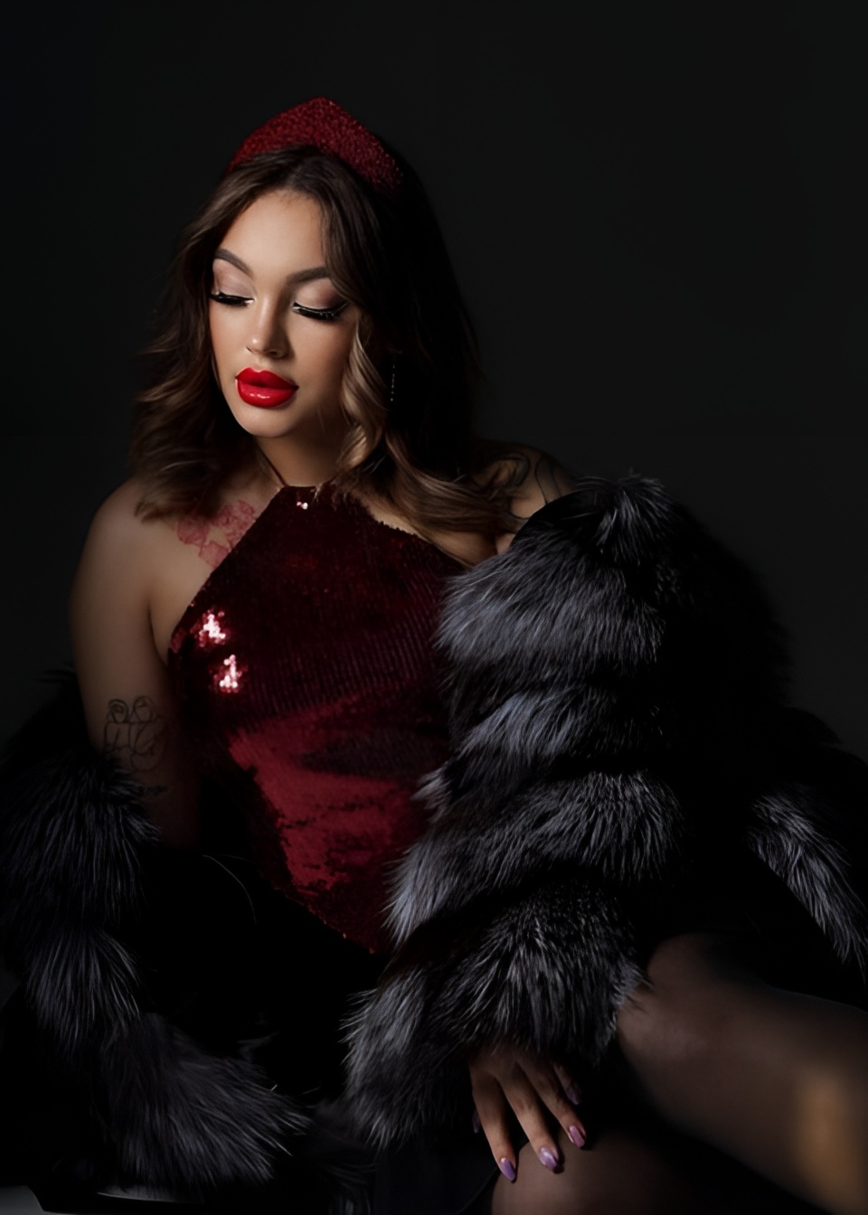 Юля привлекательная девушка из Лутугино цена от 6000 руб