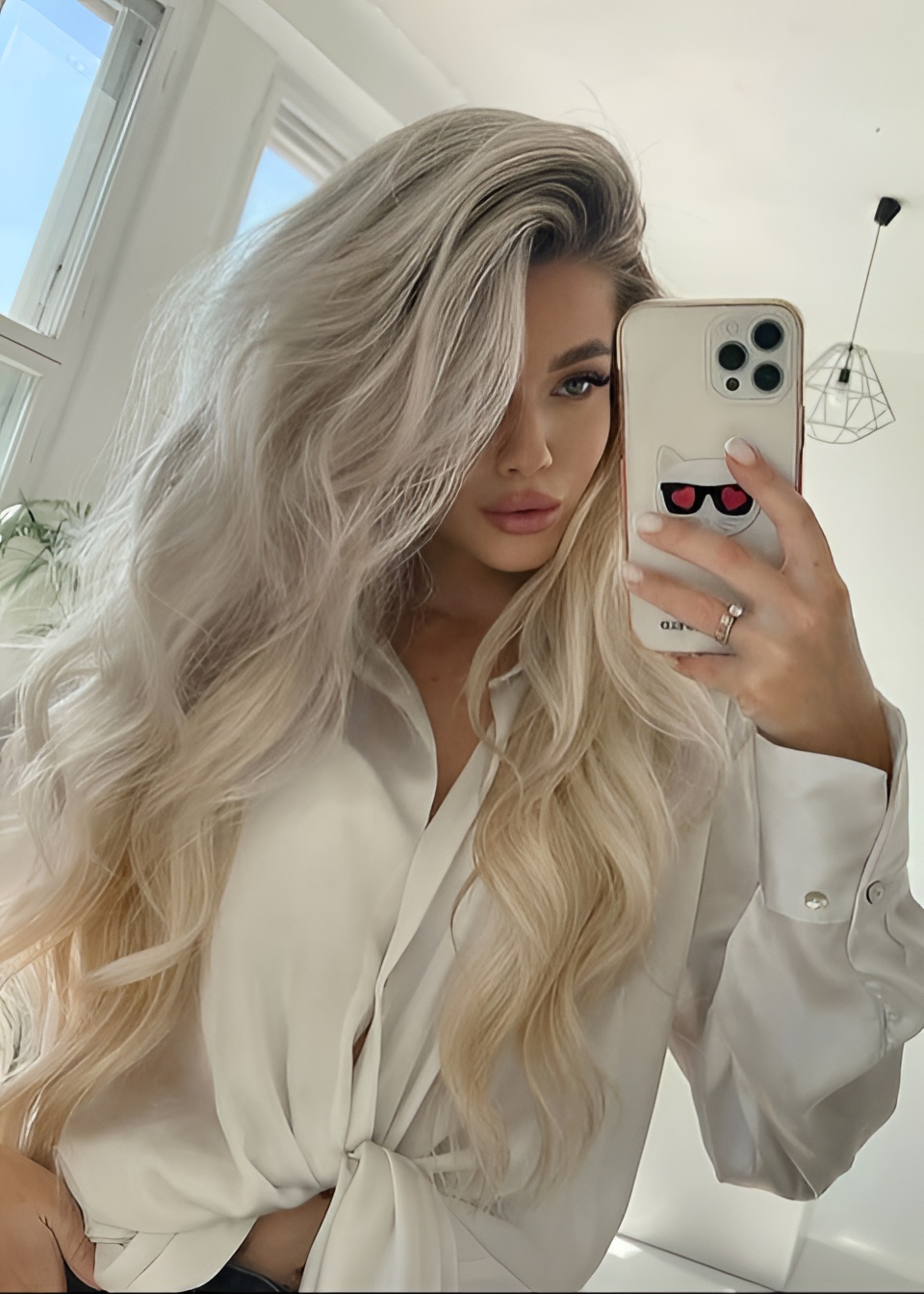 ЗАБАВА привлекательная девушка из Лутугино цена от 18000 руб