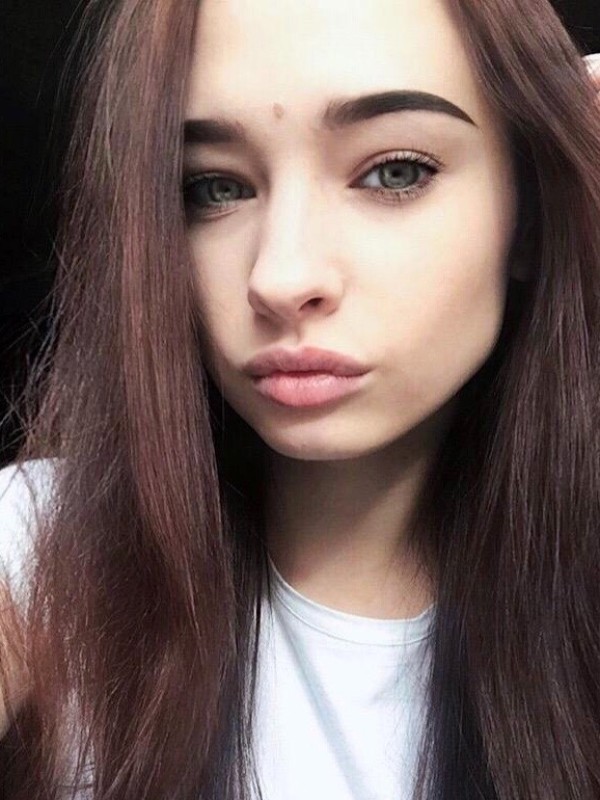 Ариадна привлекательная девушка из Лутугино цена от 3500 руб