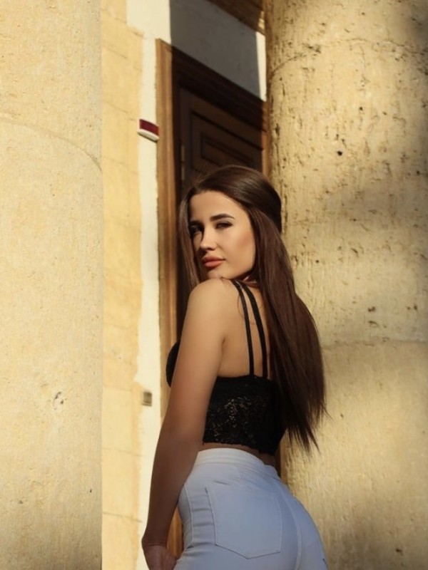 Наташа привлекательная девушка из Лутугино цена от 4000 руб