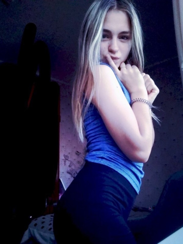 Алина привлекательная девушка из Лутугино цена от 3500 руб