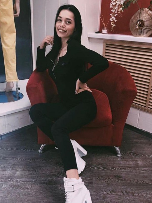 🎥 Оксана привлекательная девушка из Лутугино цена от 5000 руб