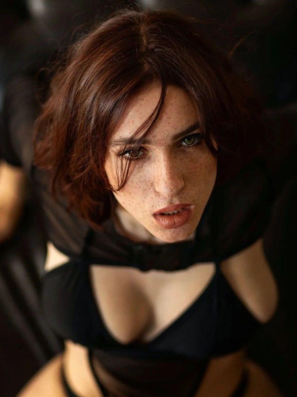 Маруся привлекательная девушка из Лутугино цена от 5000 руб