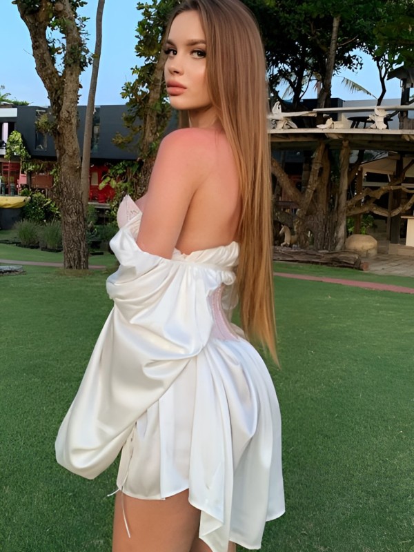 Руслана привлекательная девушка из Лутугино цена от 16000 руб